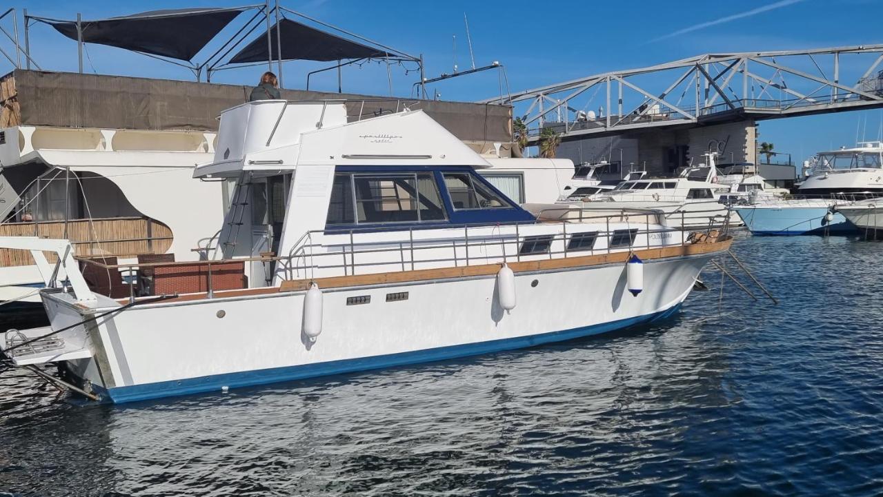 מלון סנט אדריה דה בסוס Charming Boat House In Barcelona With Big Terrace And Solarium מראה חיצוני תמונה