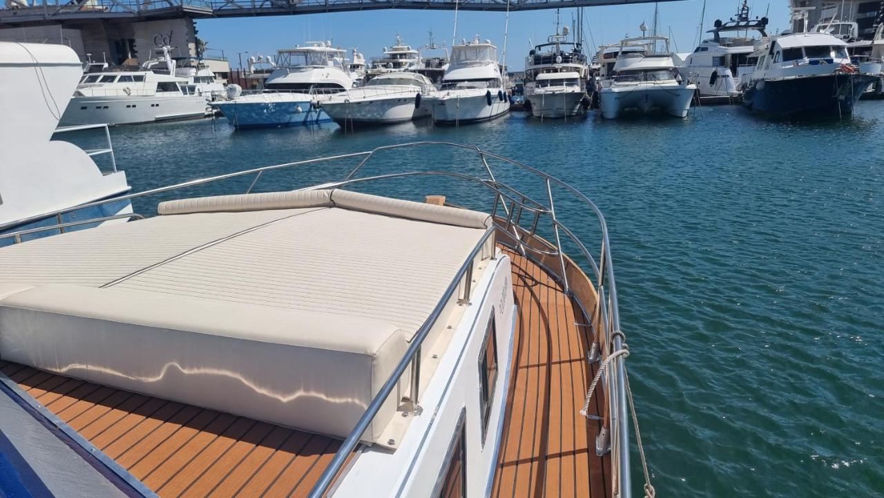 מלון סנט אדריה דה בסוס Charming Boat House In Barcelona With Big Terrace And Solarium מראה חיצוני תמונה