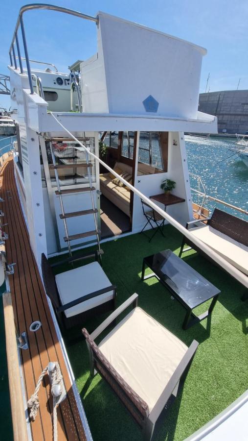 מלון סנט אדריה דה בסוס Charming Boat House In Barcelona With Big Terrace And Solarium מראה חיצוני תמונה