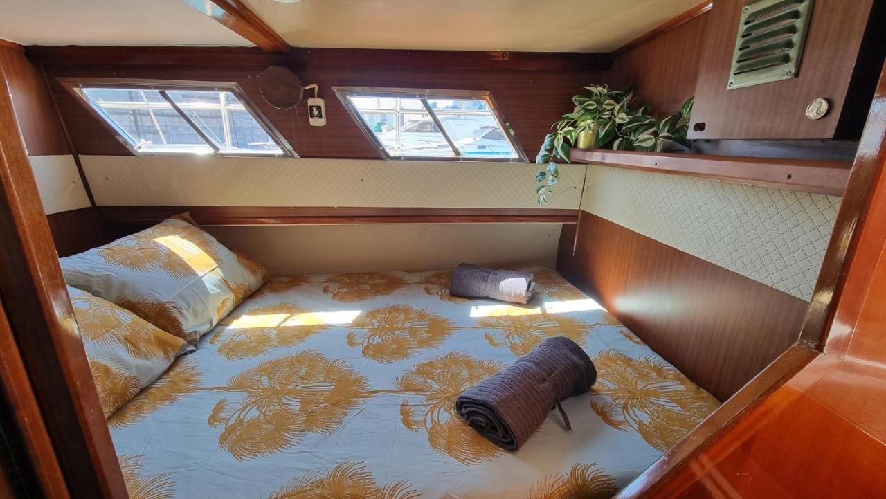 מלון סנט אדריה דה בסוס Charming Boat House In Barcelona With Big Terrace And Solarium מראה חיצוני תמונה