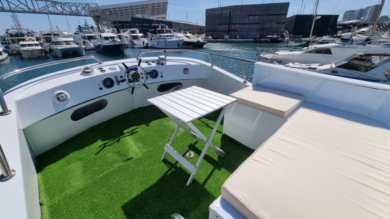 מלון סנט אדריה דה בסוס Charming Boat House In Barcelona With Big Terrace And Solarium מראה חיצוני תמונה