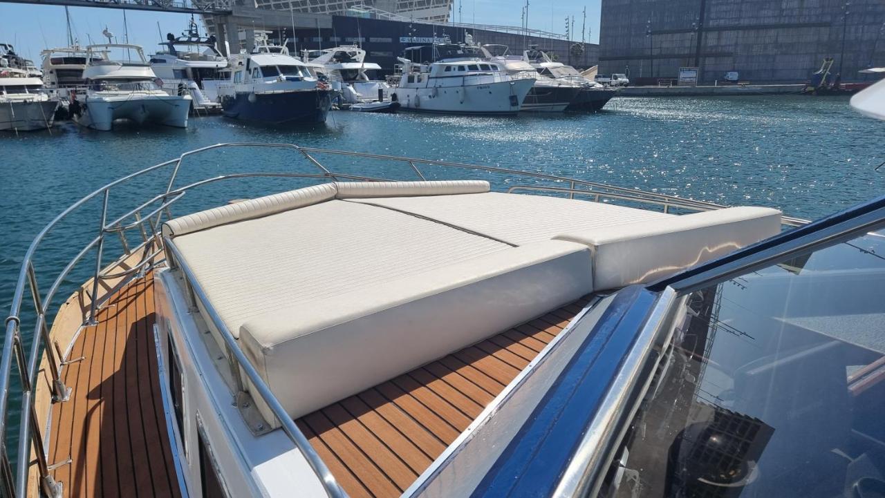 מלון סנט אדריה דה בסוס Charming Boat House In Barcelona With Big Terrace And Solarium מראה חיצוני תמונה
