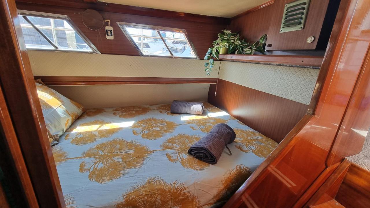 מלון סנט אדריה דה בסוס Charming Boat House In Barcelona With Big Terrace And Solarium מראה חיצוני תמונה