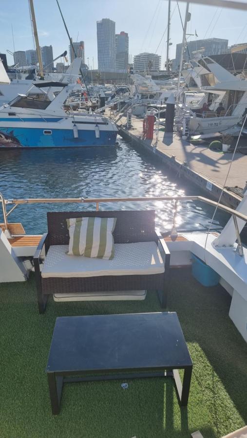 מלון סנט אדריה דה בסוס Charming Boat House In Barcelona With Big Terrace And Solarium מראה חיצוני תמונה